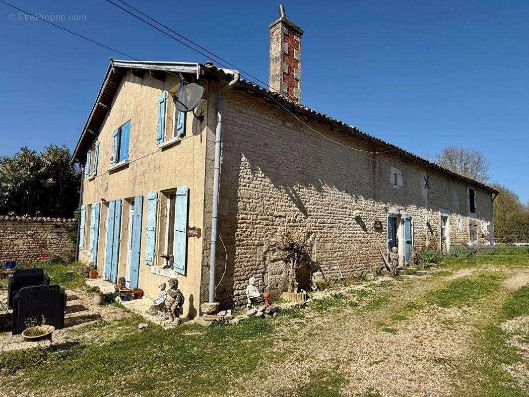 Maison à TILLOU