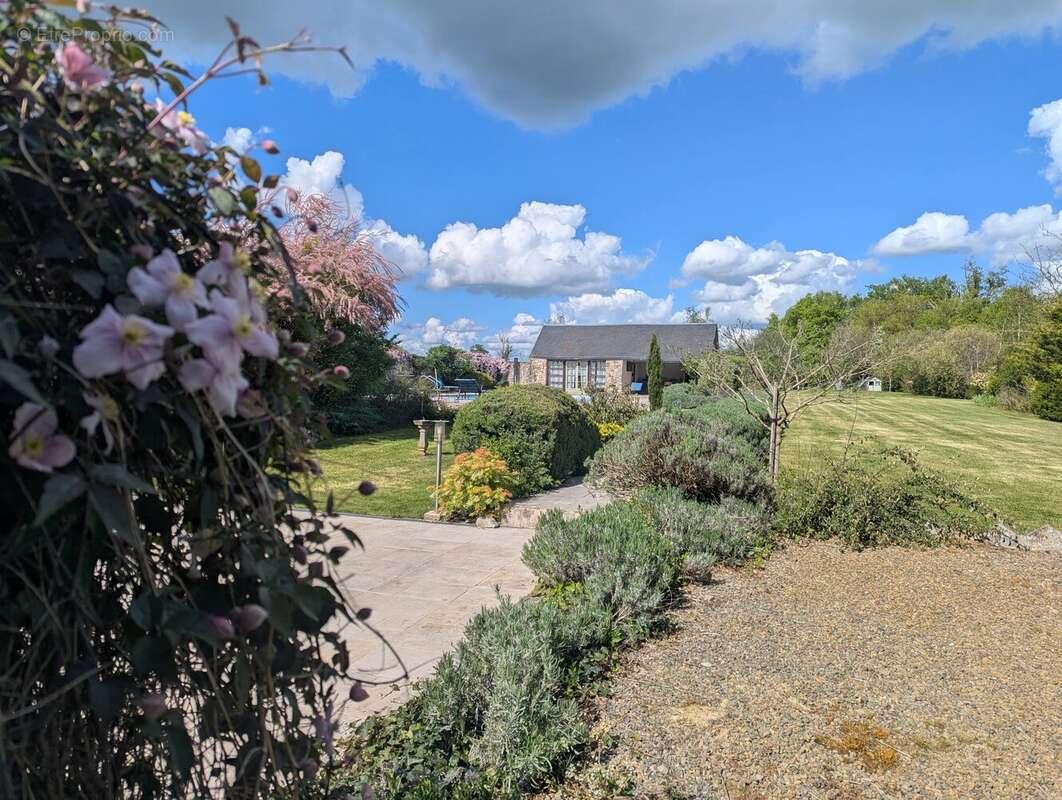Maison à BRIGUEIL-LE-CHANTRE