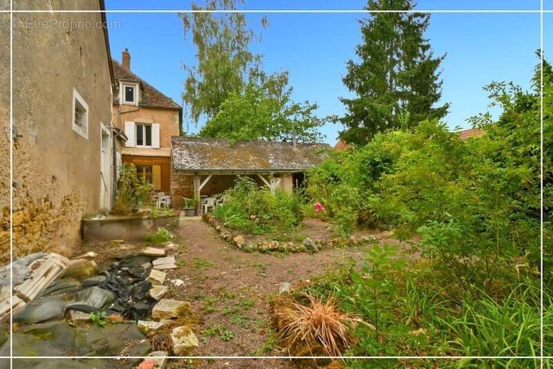 Maison à CHATEAUMEILLANT