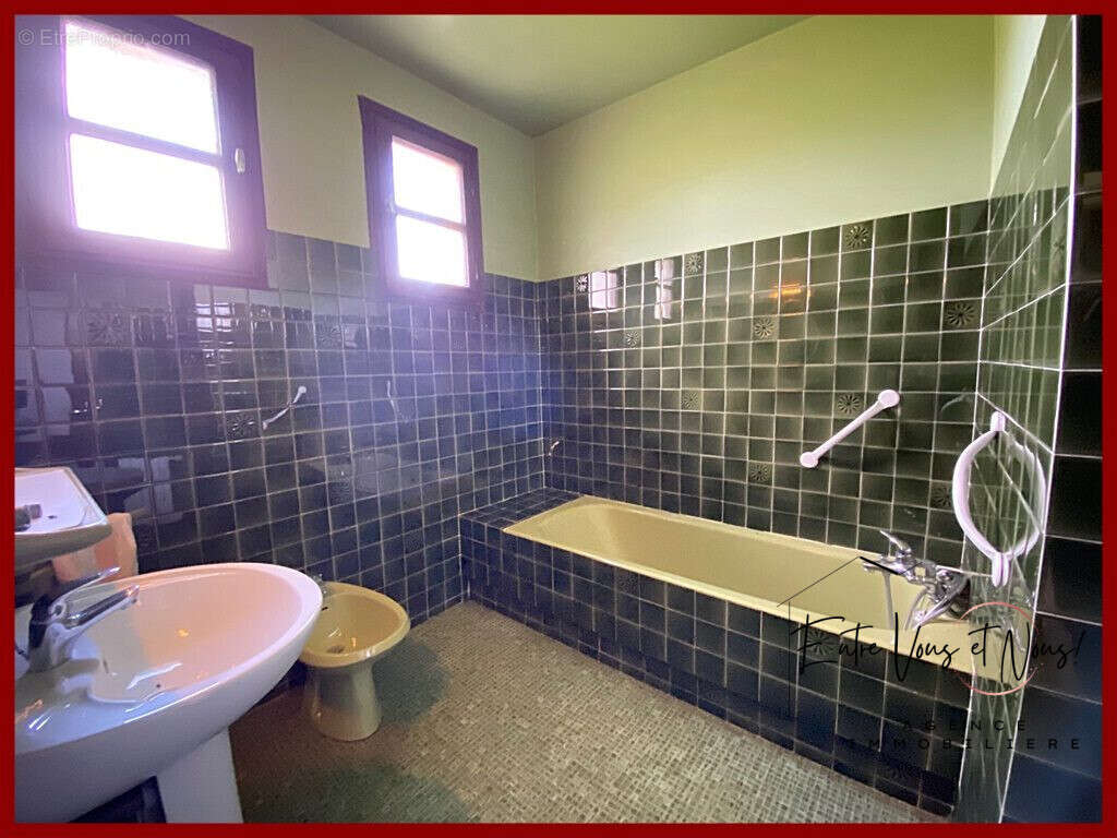 Maison 115 m² à Sauveterre-De-Guyenne  - photo 8
