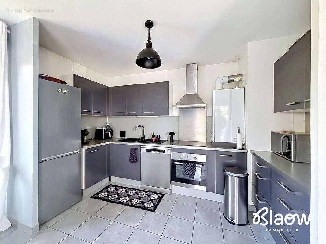 Appartement 88 m² à Decines-Charpieu  - photo 5