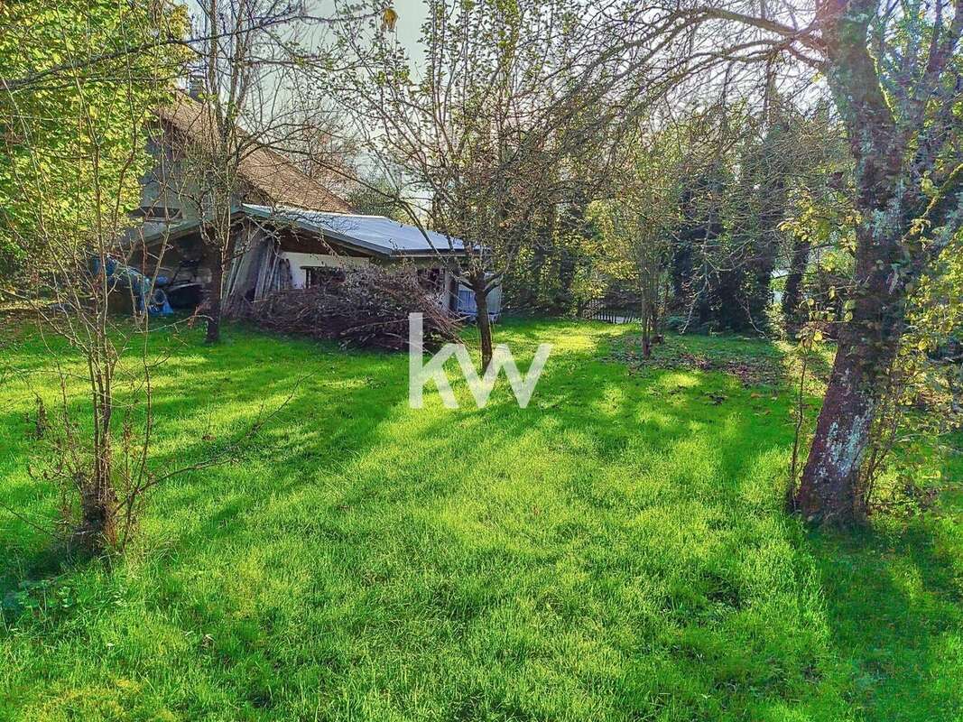 Terrain à VILLE-EN-SALLAZ