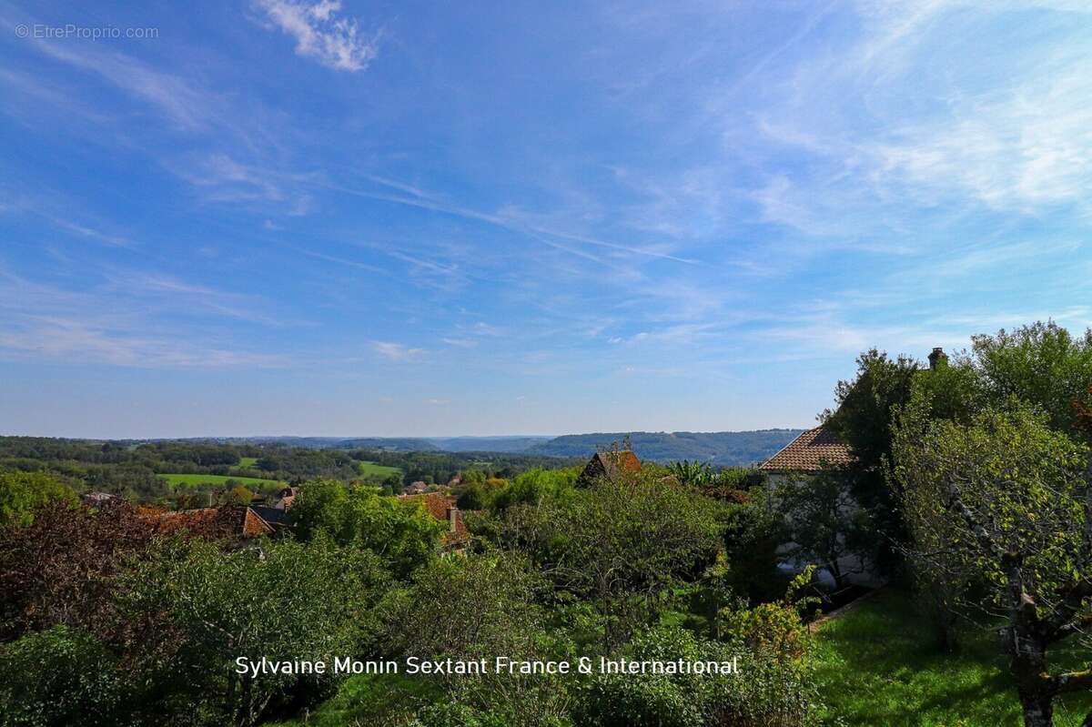 Maison à SAINT-RABIER