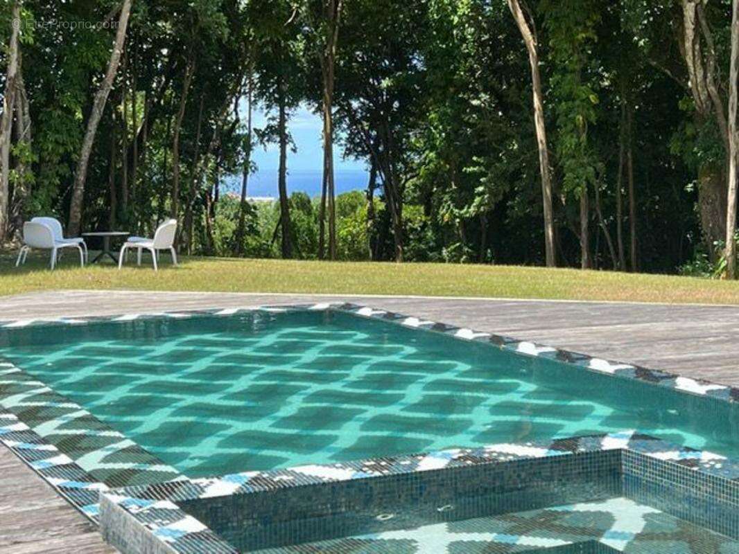 Maison à FORT-DE-FRANCE