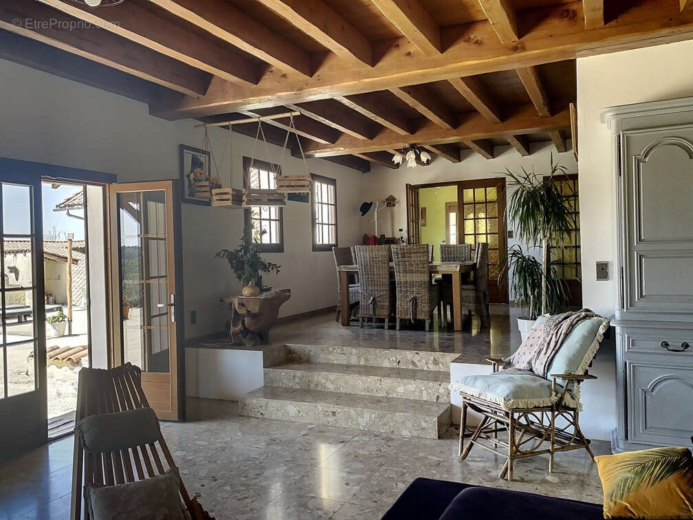 Maison à GRUN-BORDAS