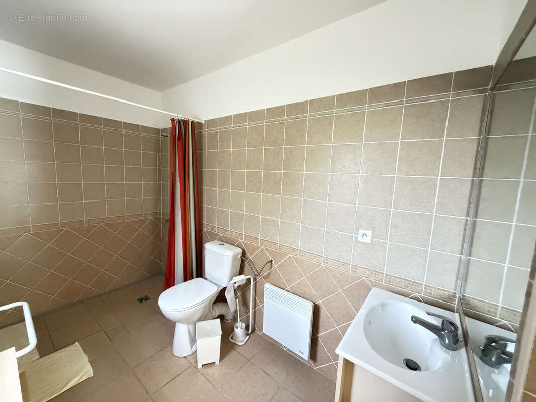 Maison à REGUSSE
