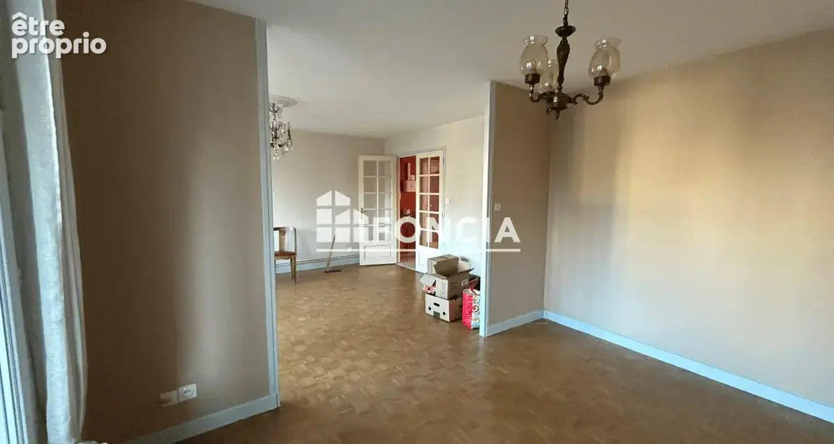 Appartement de Type 4-5 situé au 1er étage sans ascenseur avec balcon et cave en rez-de-chaussée - photo 6