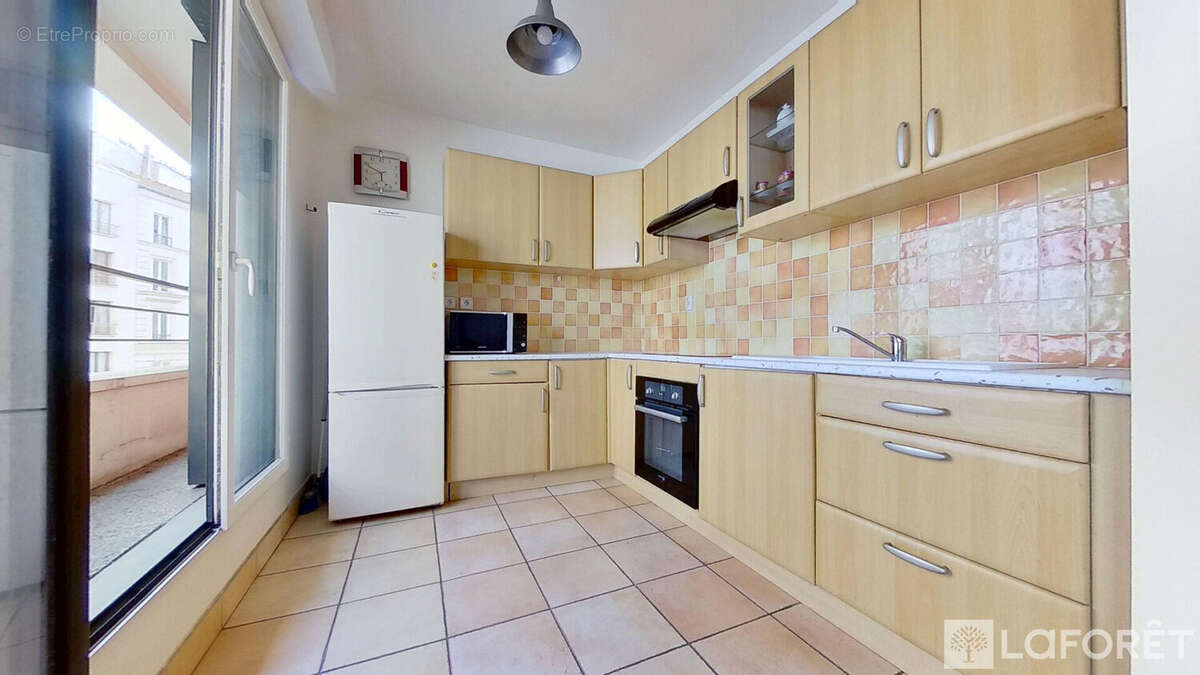 Appartement à PARIS-18E