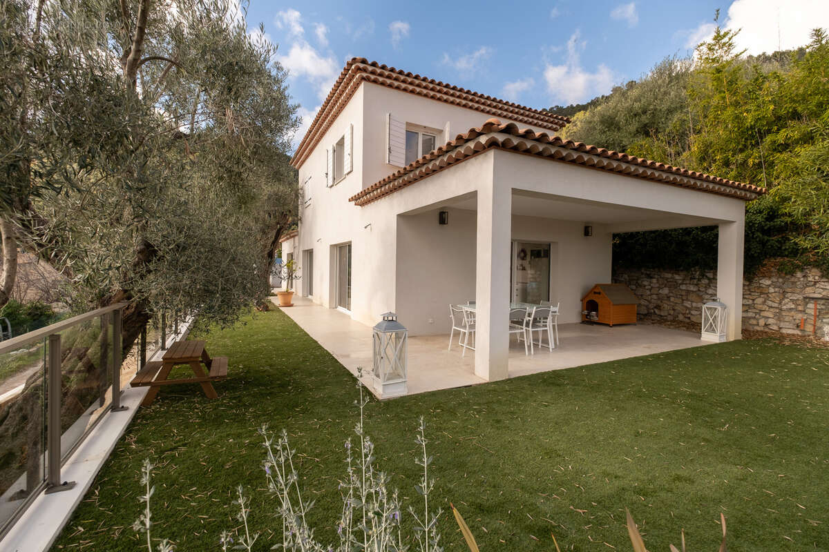 Maison à TOURRETTES-SUR-LOUP