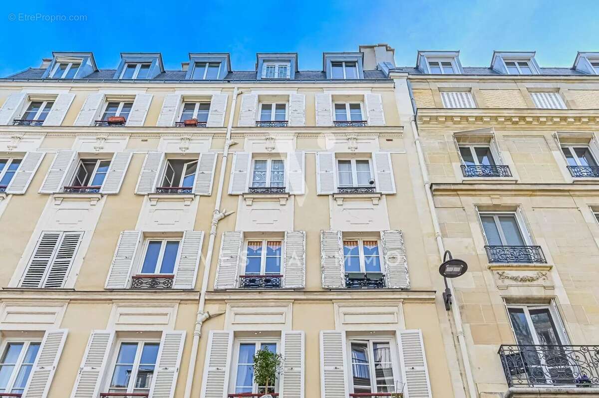 Appartement à PARIS-7E