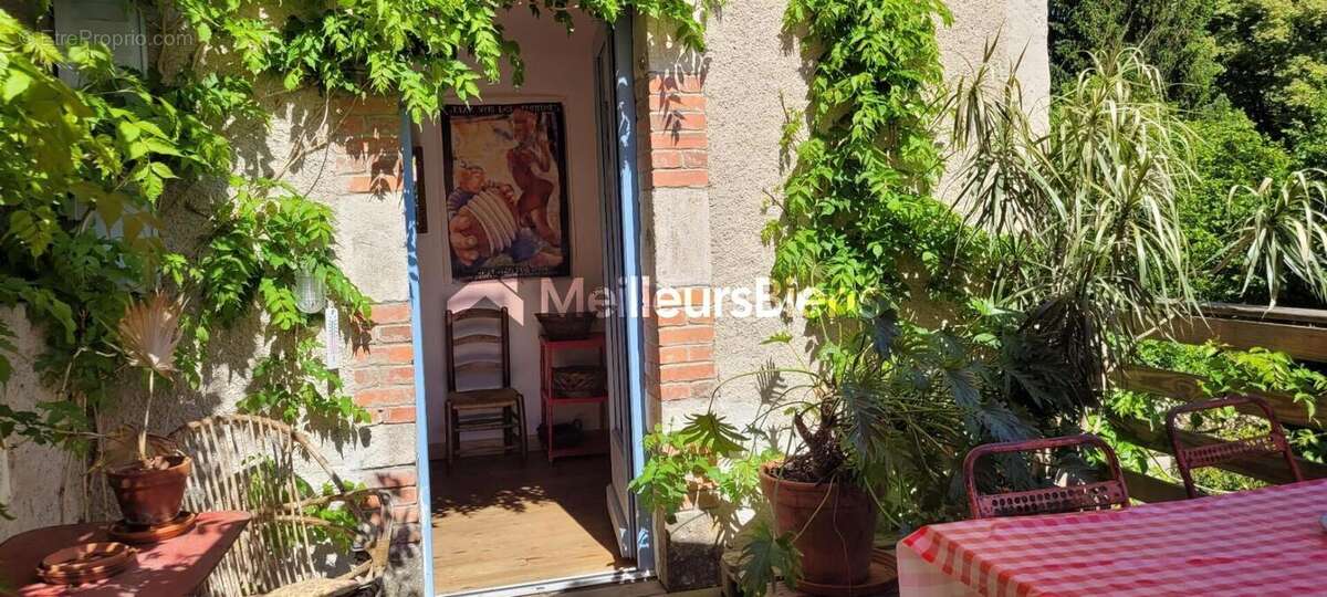 Maison du 19e avec granges , annexes, terrain de 9000 m2 - photo 12