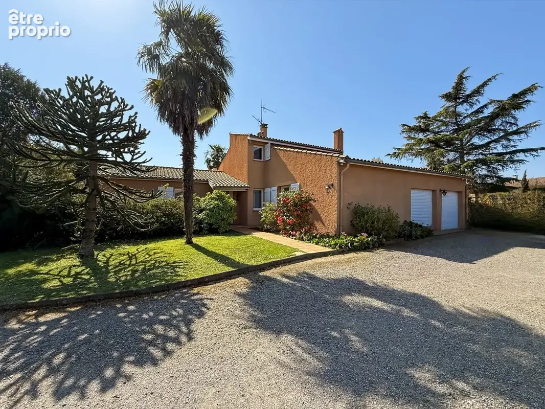 Maison 174 m² à Saint-Hilaire  - photo 2