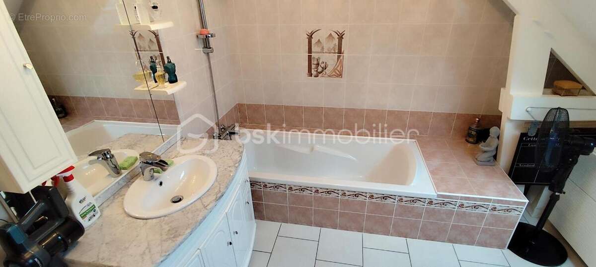 Maison à CHATILLON-EN-VENDELAIS