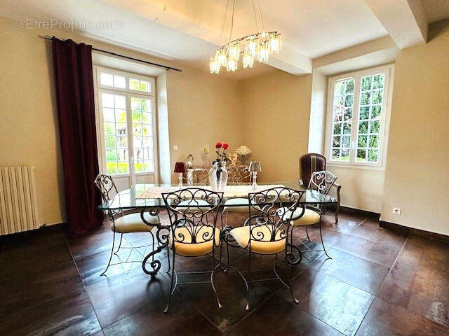 salle à manger. - Maison à MIRANDE