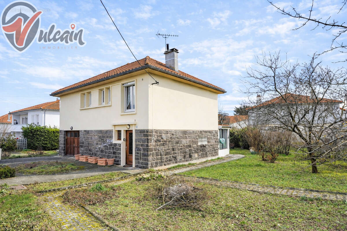 Maison à PONT-DU-CHATEAU