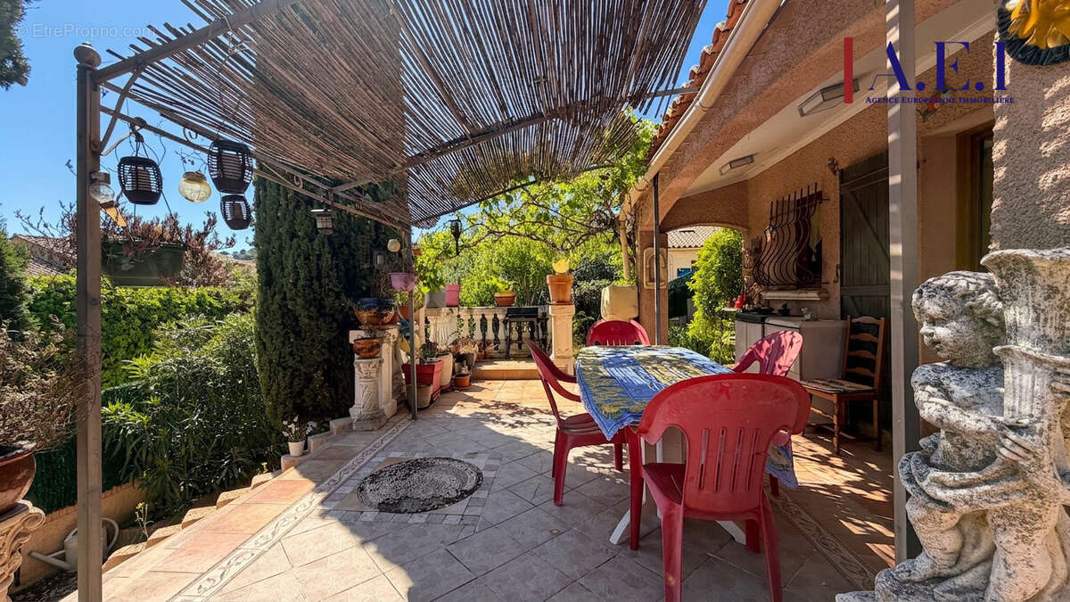 Maison à SIX-FOURS-LES-PLAGES