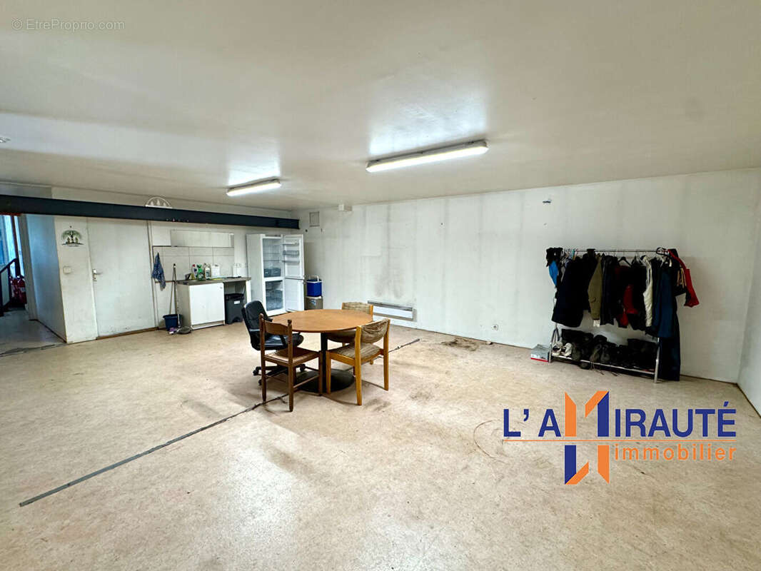 Commerce à HOUILLES