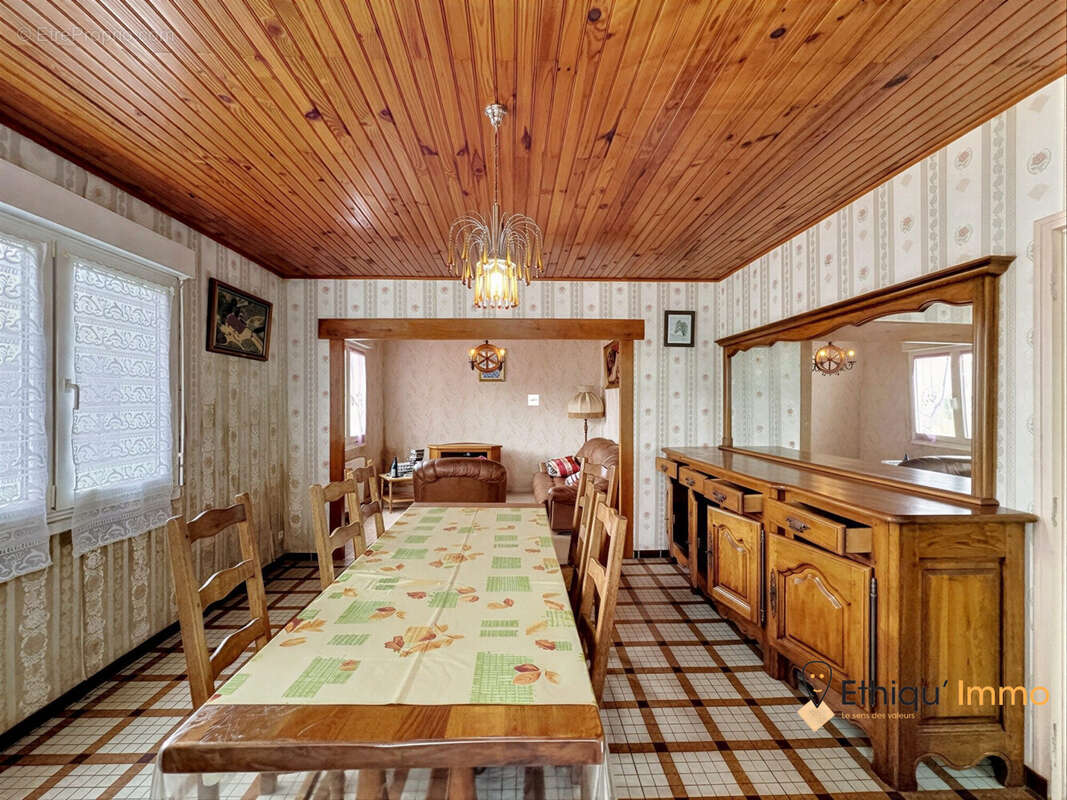 Maison à ARCONVILLE