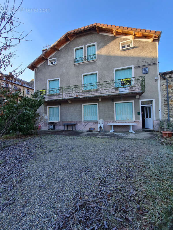 Maison à DESAIGNES