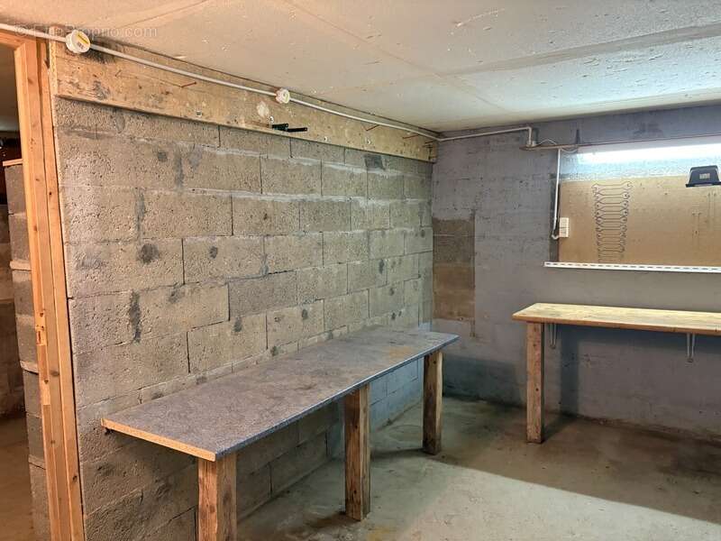 Maison à rénover avec vie de plain-pied 4 Chambres sur sous-sol dans le bourg de SAINT-VIGOR-D'YMONVILLE (76430) - photo 32