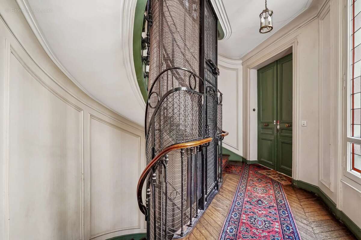 Appartement à PARIS-9E
