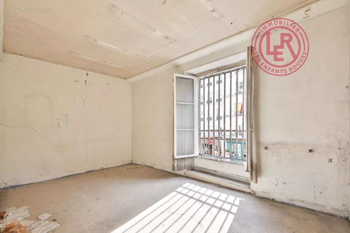 PARIS 10ème - Appartement 3 pièces à rénover - photo 7