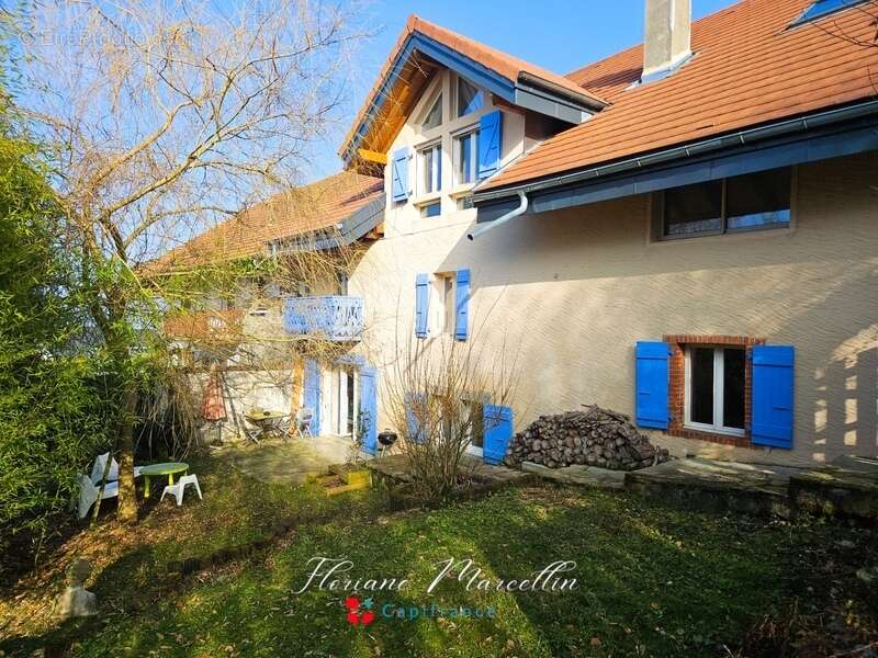 Appartement à PERS-JUSSY