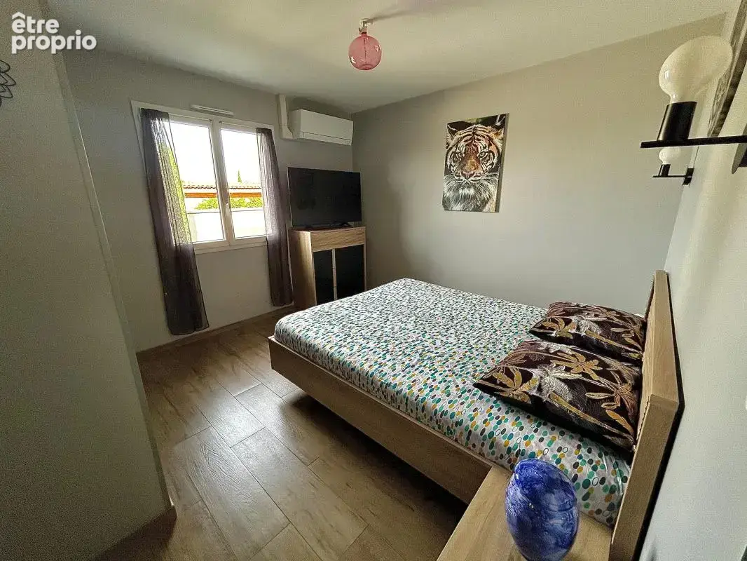 Maison contemporaine de plain-pied : piscine, garage et cadre de vie idéal - photo 7
