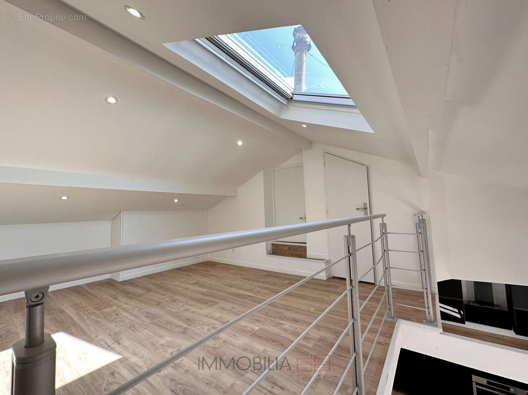 3 pieces mezzanine renove - comble amenageable - photo 9