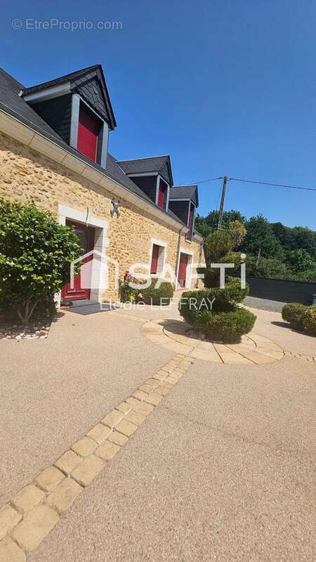 Maison 480 m² à Montfort-Le-Gesnois  - photo 2