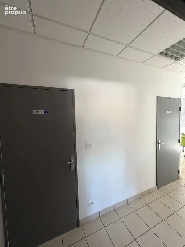 Local d'activité 375 m²  A vendre - Très bon état - Zone OCEALIM - photo 6