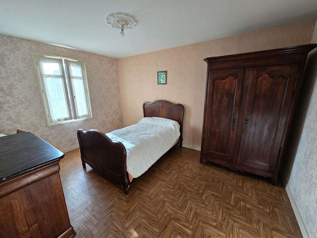 Maison à COSSE-LE-VIVIEN