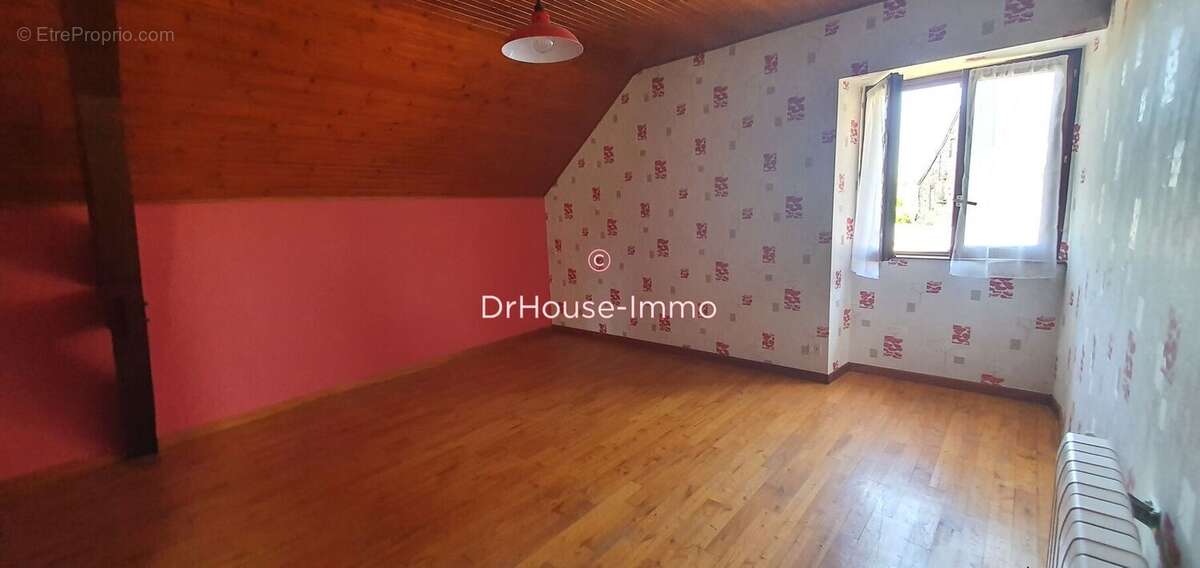 Maison à SAINTE-RADEGONDE