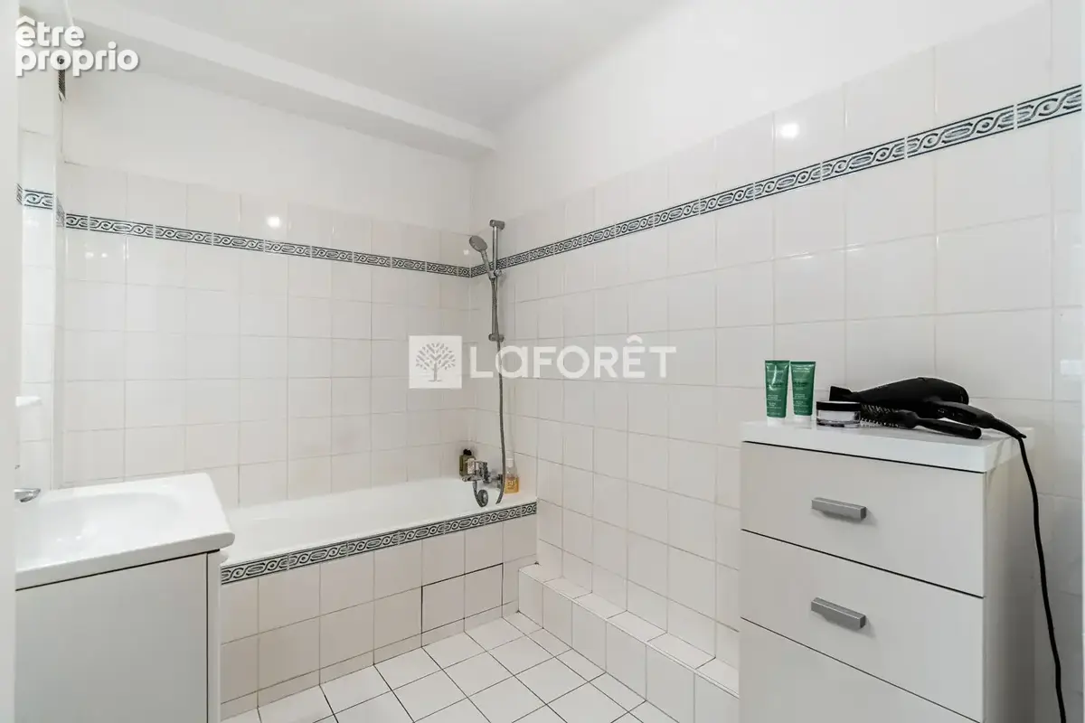 2 balcons - 3 chambres - sectorisation jean de la fontaine - dpe d - photo 14