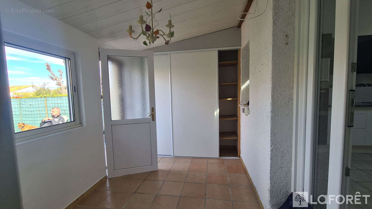 Maison à VIC-LA-GARDIOLE