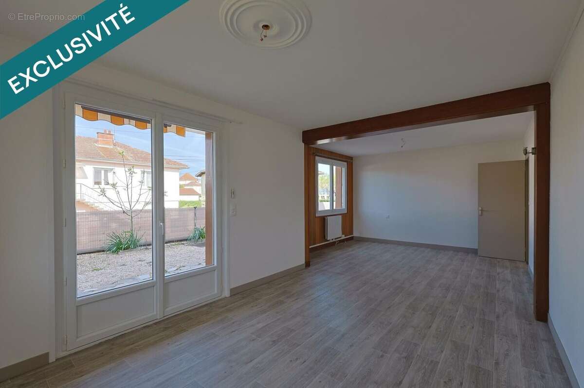 Photo 2 - Appartement à SAINT-TRIVIER-DE-COURTES