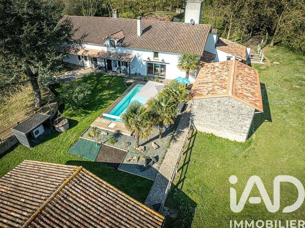 Photo 2 - Maison à COULON