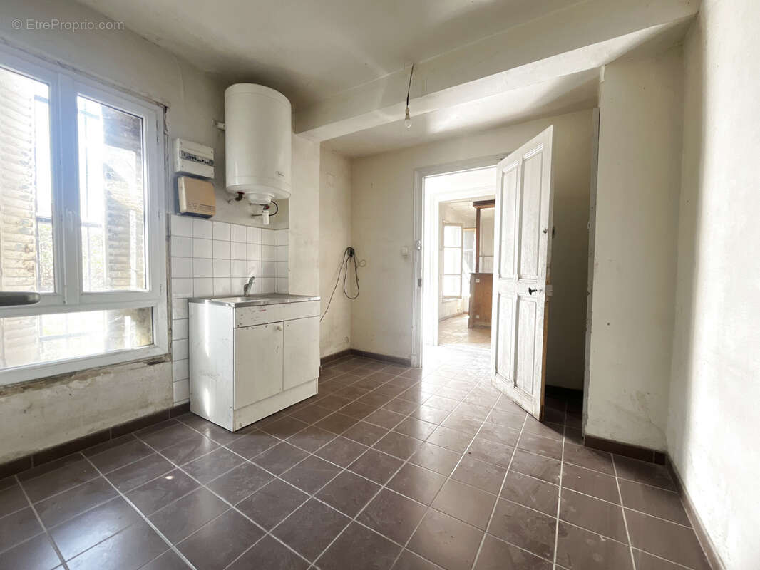HIDRI IMMO PLUS vous propose un Ensemble immobilier unique à fort potentiel : Maison, Atelier et Dépendances - photo 12