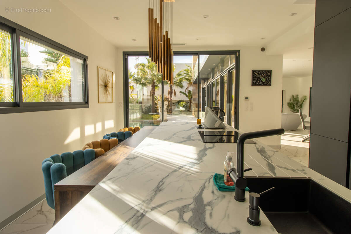 Villa prestigieuse T6 standing, piscine, garage, 100m de la mèr, Cap d'Agde, Golf - AGDE - photo 10