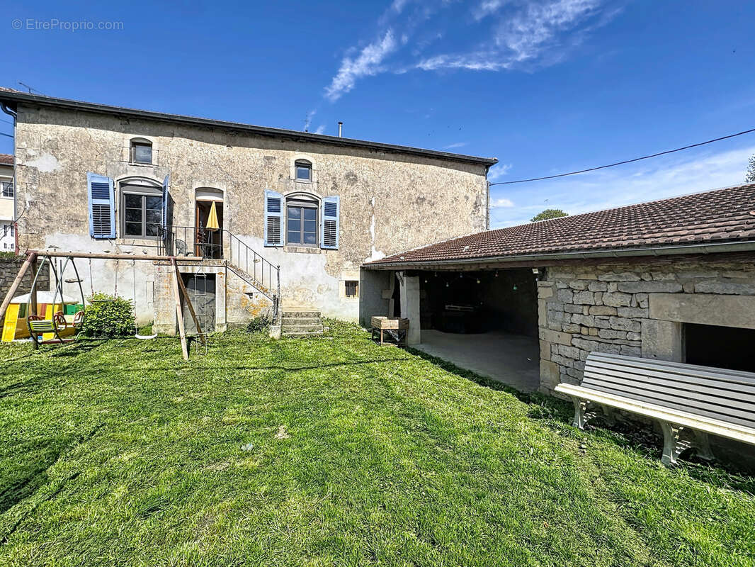 Maison à MENIL-SUR-SAULX