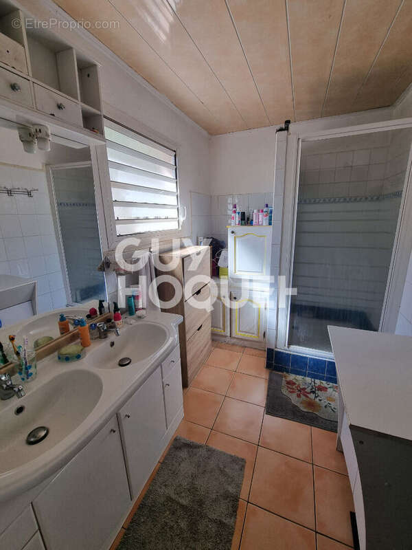 Maison 5 pièces avec dépendances - LE TAMPON Pont d'Yves - photo 9
