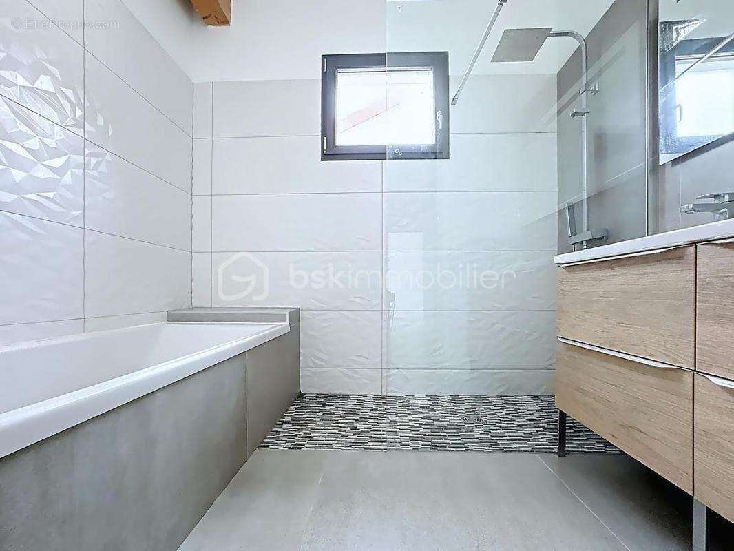 Maison à FONTANIL-CORNILLON