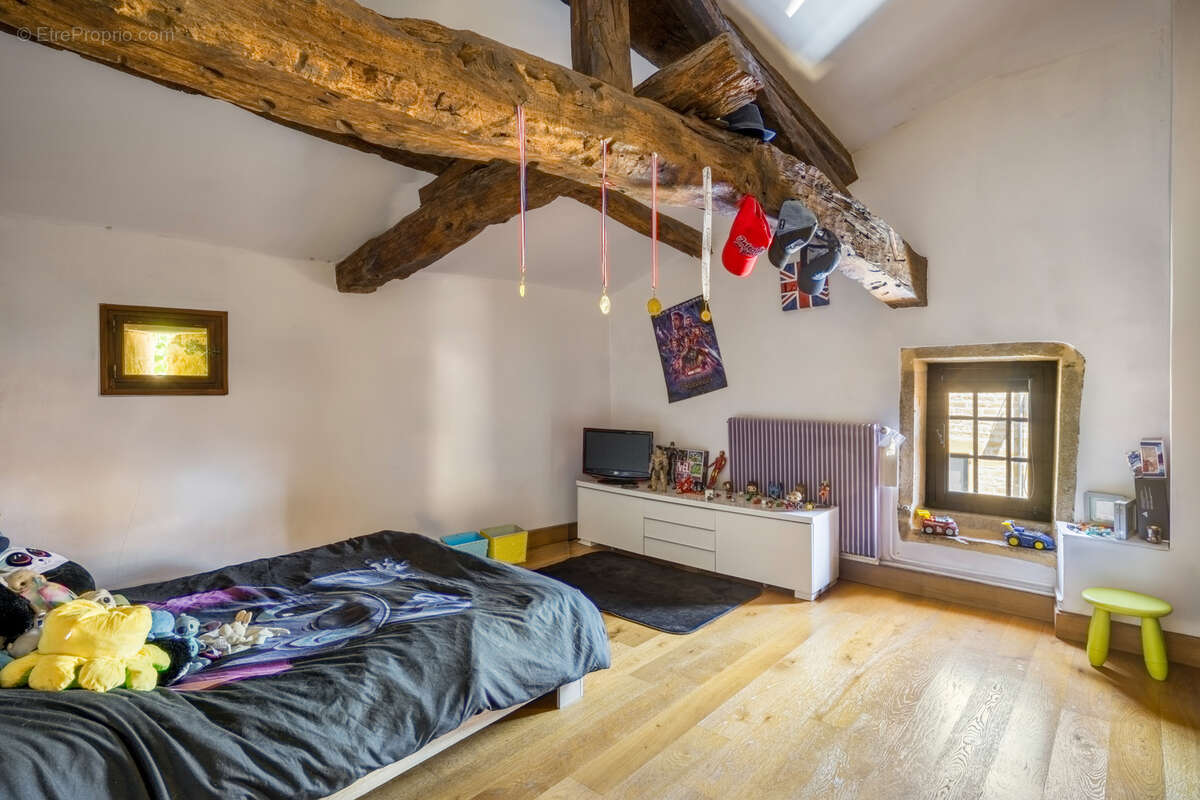 Maison à VILLE-SUR-JARNIOUX