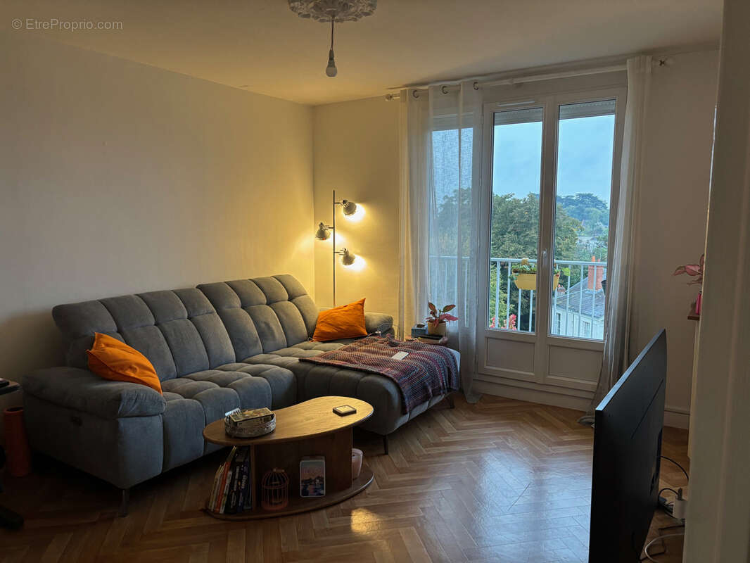 Appartement à SAINT-CYR-SUR-LOIRE