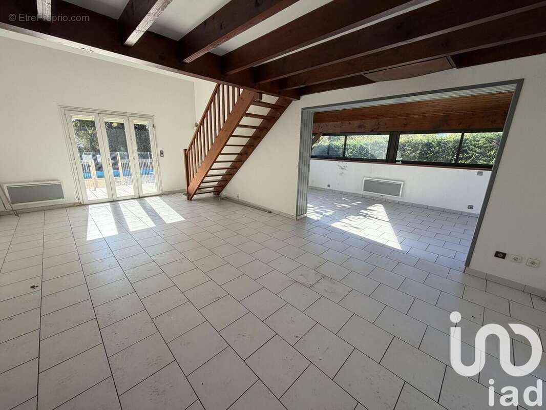 Photo 2 - Maison à MONTUSSAN