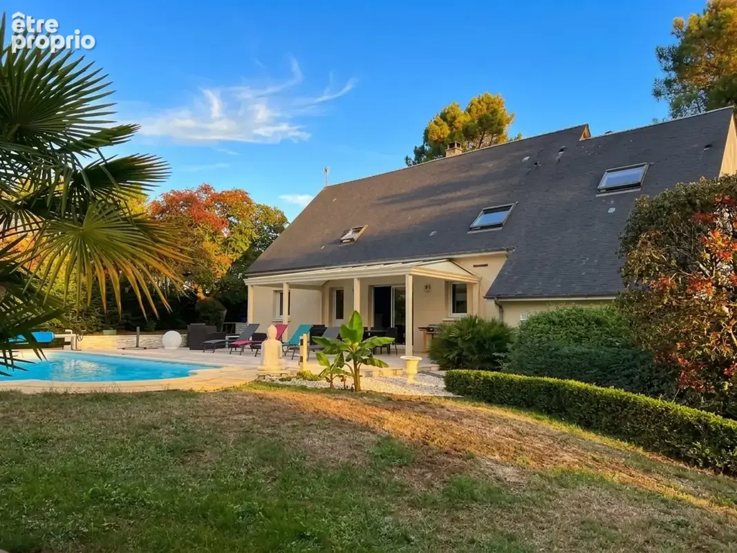 Magnifique maison familiale de 225 m², 6 chambres avec piscine et pinède à Guécélard – DPE B - photo 2