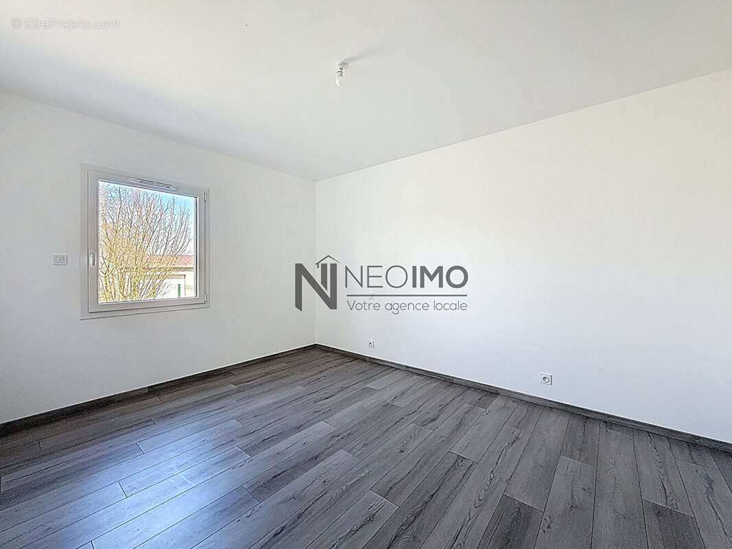 Maison à NEUFCHATEAU