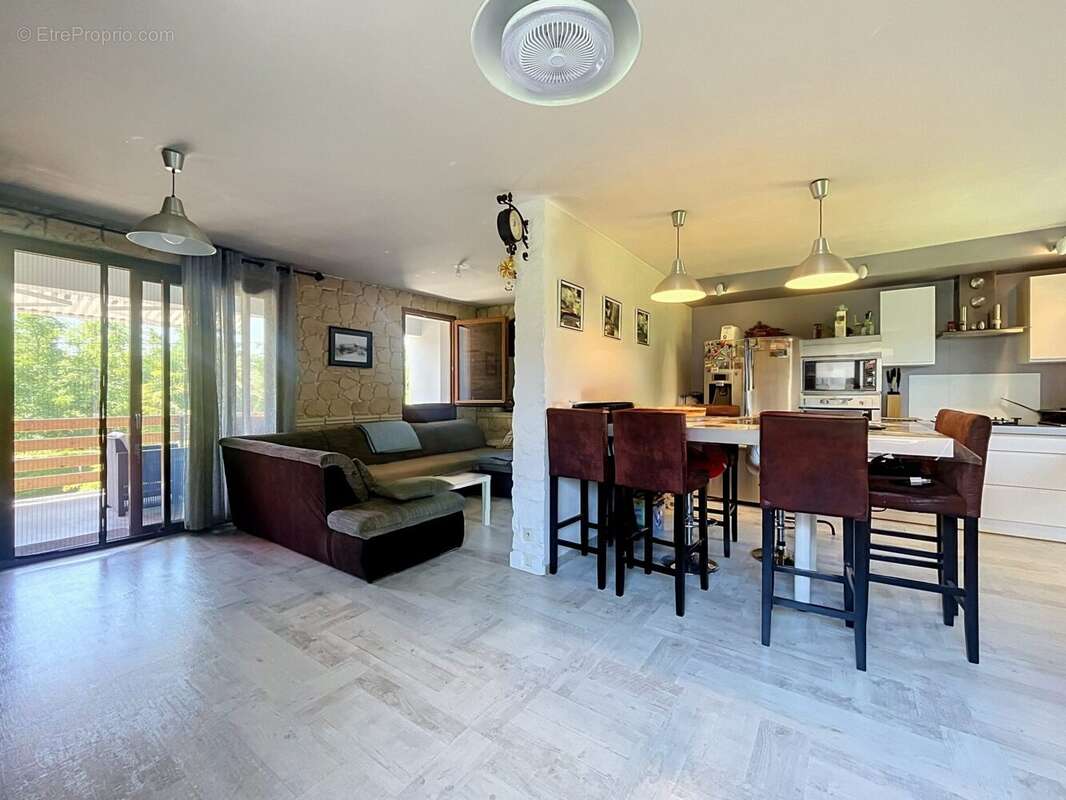 Maison 189 m² à Saint-Romans  - photo 8