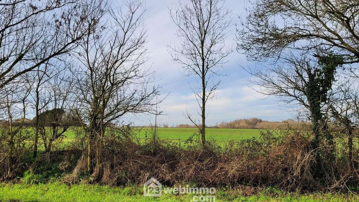 Venez découvrir son environnement calme en appelant Valérie au 06.76.26.97.79 - Maison à LA JONCHERE