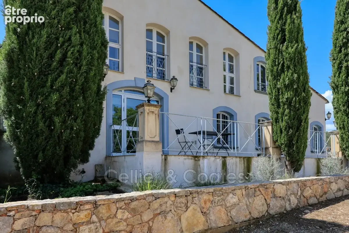 Maison 900 m² à Carnoules  - photo 4